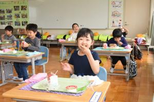 『軽食の様子』の画像