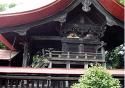 上羽黒神社本殿及び拝殿（かみはぐろじんじゃほんでんおよびはいでん)